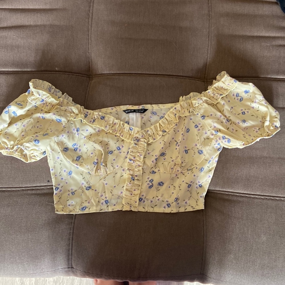 SHEIN spring sunflower crop top